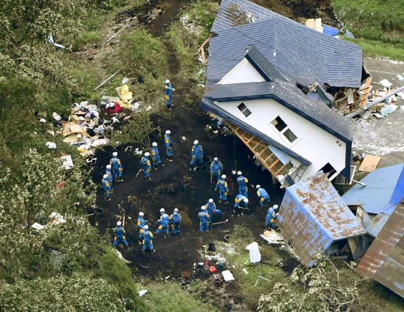 Seisme sur l'ile d'hokkaido: le bilan s'alourdit a 16 morts