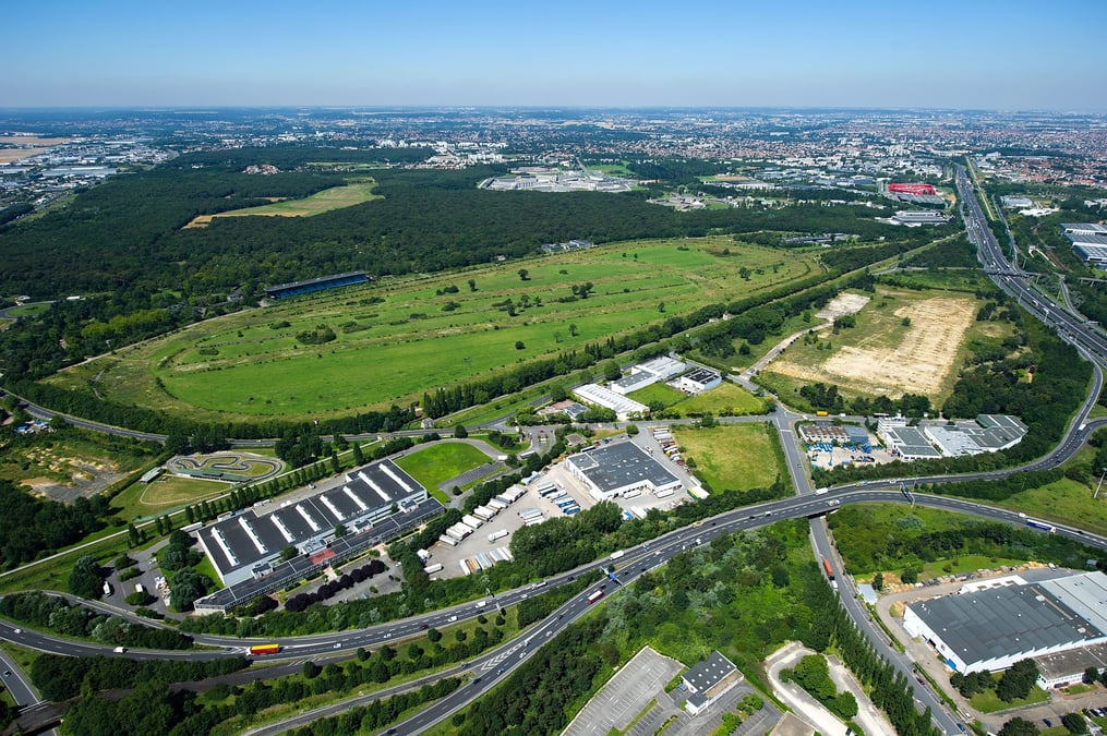 La parcelle en gravier blanc est la friche des usines Lu située dans l'Essonne à Ris-Orangis. (Photo d'illustration)