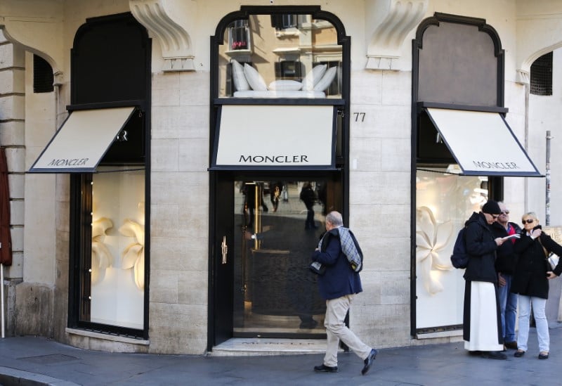 L'italien moncler renonce a ses deux lignes de pret-a-porter