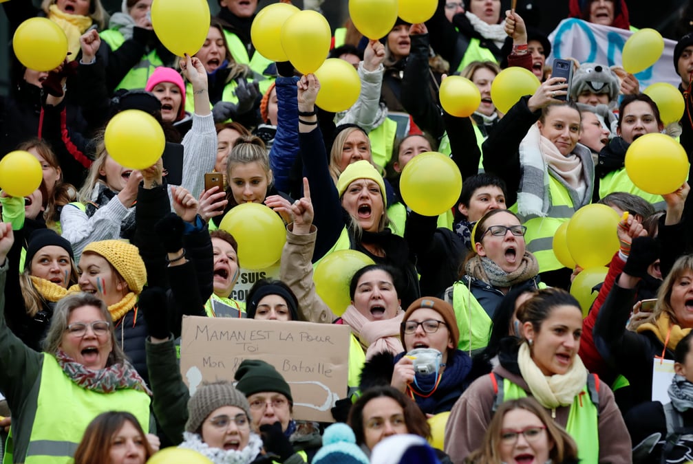 Las et moroses, les francais aiment la democratie et les gilets jaunes