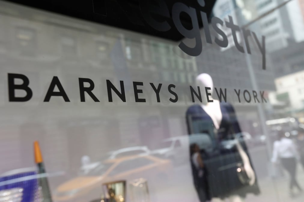 Les magasins de luxe barneys en faillite, cherchent un repreneur