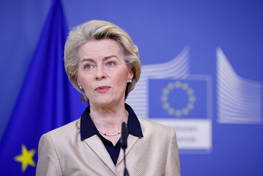 La presidente de la commission europeenne, ursula von der leyen, lors d'une conference de presse a bruxelles
