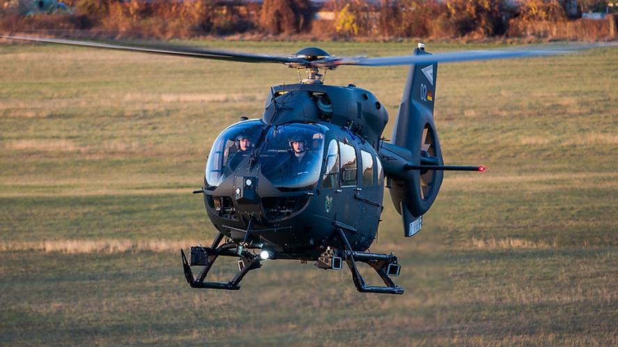 Selon Airbus Helicopters, la flotte mondiale du H145, un appareil bimoteur, totalise plus de sept millions d'heures de vol.