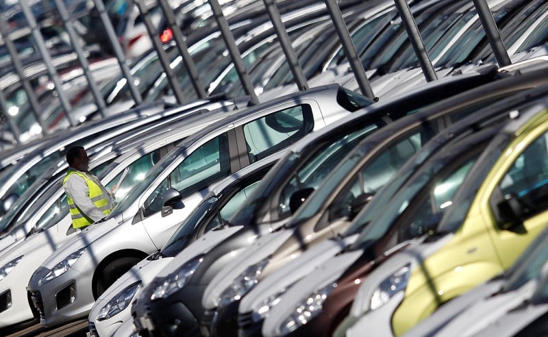 Le marche automobile reaccelere en europe, sauf pour vw