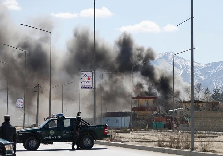 Les taliban afghans "prets a dialoguer" en vue d'une solution