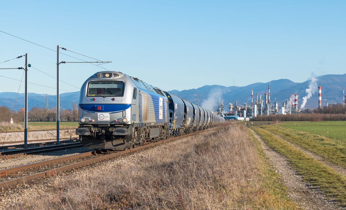 Europorte, le premier opérateur privé de fret ferroviaire en France, filiale du groupe Getlink (ex-Eurotunnel), s'est associé à la PME bretonne spécialiste de l'IoT Kerlink pour commercialiser d'ici à la fin de l'année une solution de fret connectée et sécurisée.