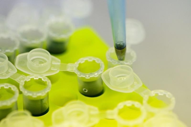 J&j lance les essais cliniques d'un vaccin anti-ebola