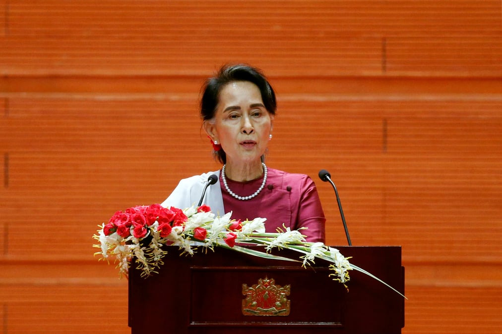 Aung san suu kyi sort du silence sur l'exode des rohingyas