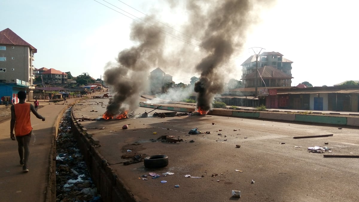 Un policier tue lors de violences post-electorales en guinee