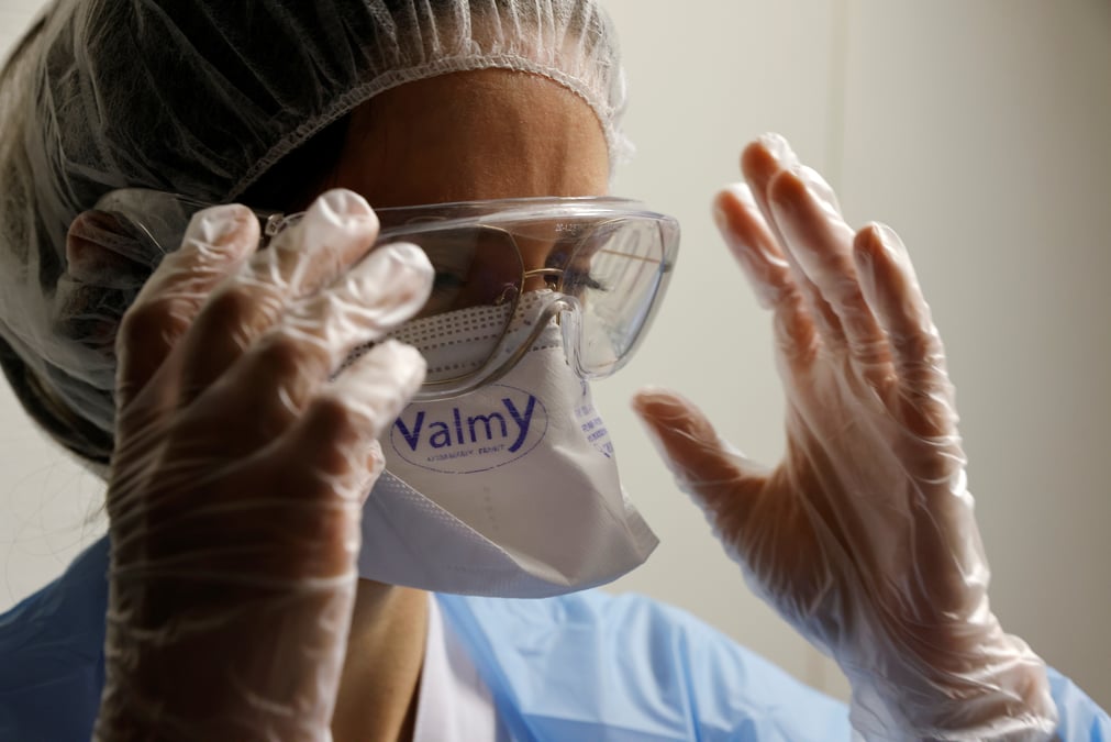 France: des aides-soignantes et infirmieres contre l'obligation vaccinale
