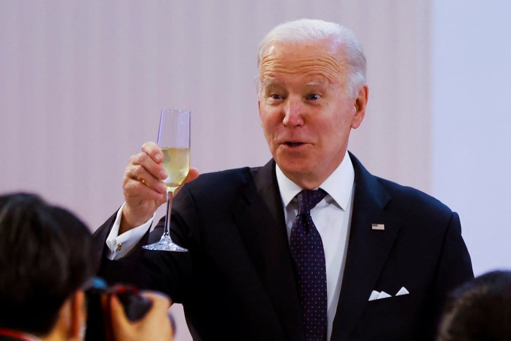 La russie interdit son territoire a joe biden