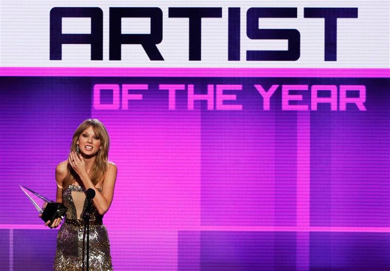 Taylor Swift, artiste de l'année aux American Music Awards