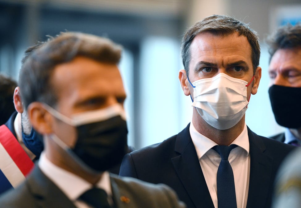 France: l'objectif de 20 millions de primo-injections atteint samedi, dit veran