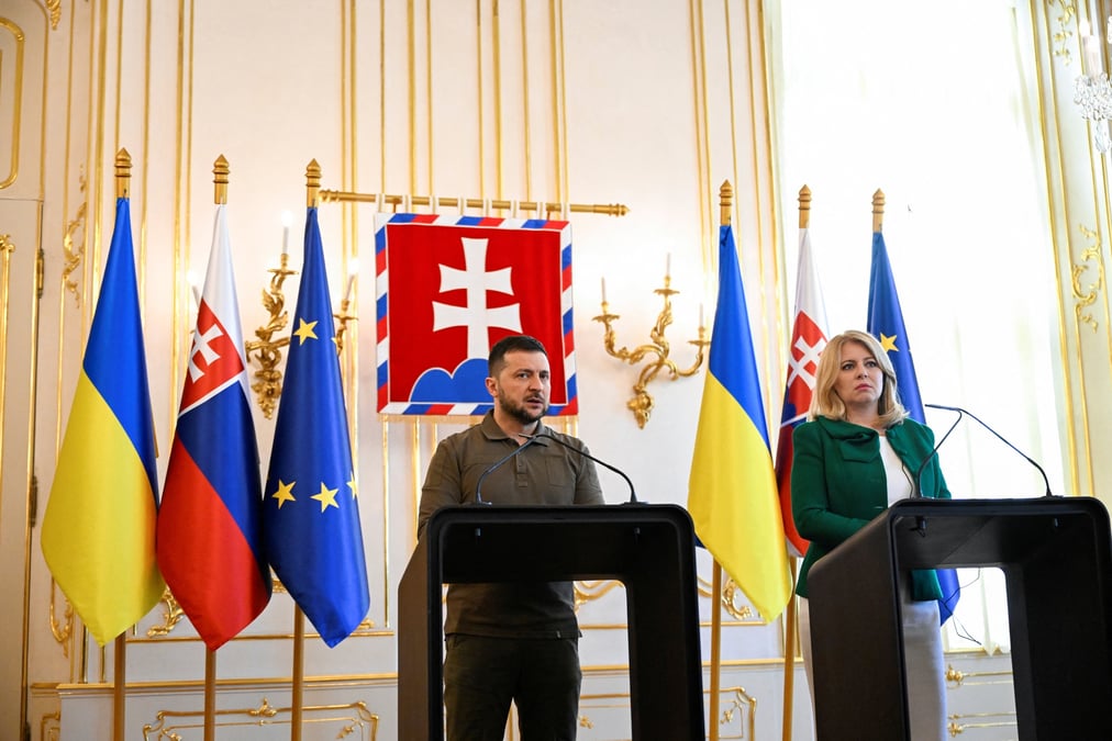 Le president ukrainien zelenskiy se rend en slovaquie