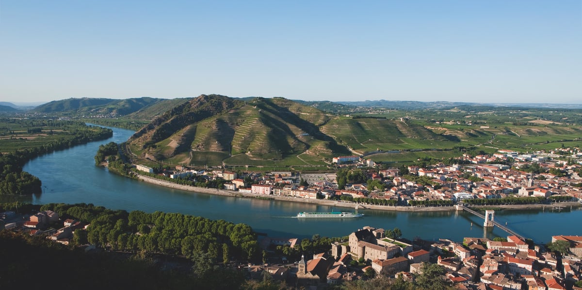 La nouvelle association s'étendra uniquement sur les huit vins septentrionaux des Côtes-du-Rhône, avec une ambition affichée : viser une inscription au sein de la liste très prisée du patrimoine mondial de l'Unesco.