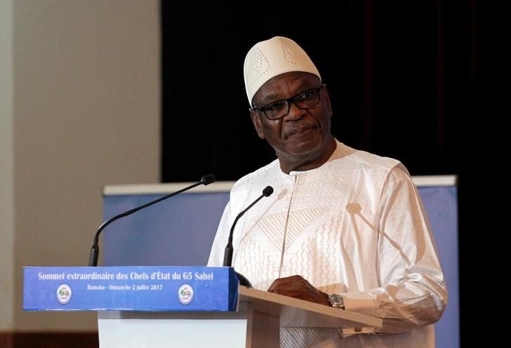 Le president malien contredit paris sur le raid d'abeibara