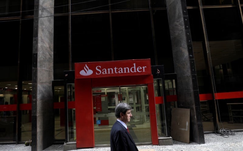 Santander: benefice trimestriel en hausse de 10% grace au bresil