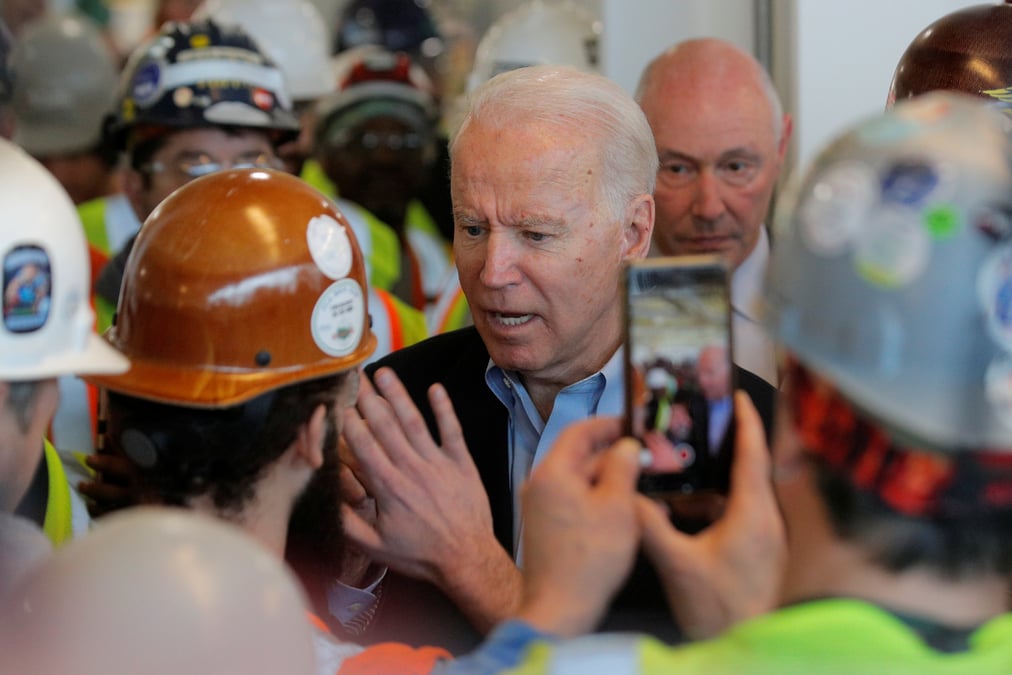 Usa 2020: biden s'en prend a un ouvrier de l'automobile dans le michigan