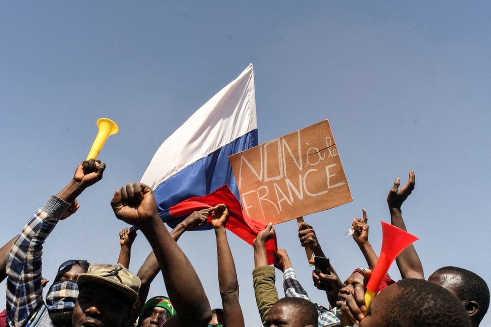 La cedeao suspend le burkina faso de ses instances apres le putsch militaire, selon des sources