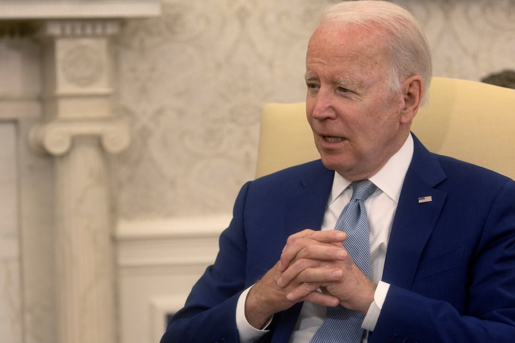 Etats-unis: biden promet de laisser powell (fed) lutter contre l'inflation