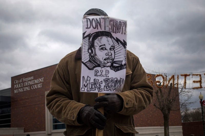Le gouvernement fédéral enquête sur la police de Ferguson