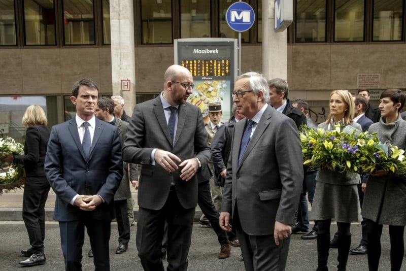 Jean-claude juncker et manuel valls plaident pour un renforcement de la securite en europe