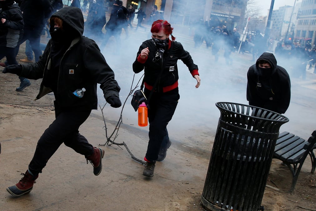 Les anti-trump se manifestent a washington