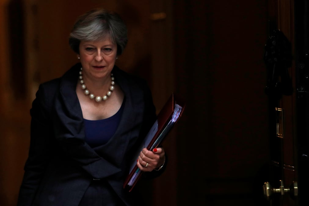 Brexit: l'ue pourrait tendre la main a theresa may