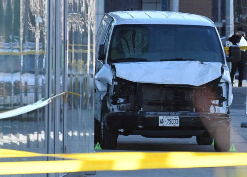 Dix morts dans une attaque a la voiture-belier a toronto