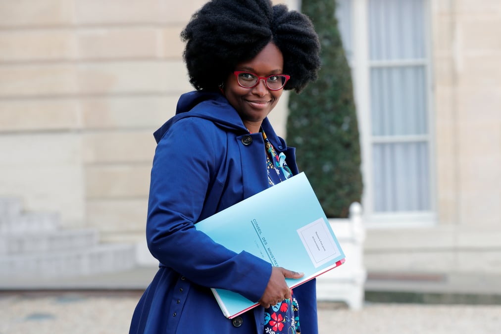 "grand debat": l'executif examinera tout mais ne reniera rien