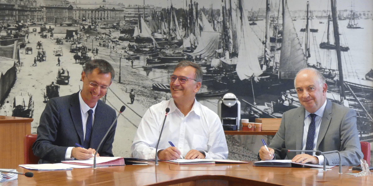 Henri Lourde Rocheblave, directeur régional de l'Urssaf Aquitaine, Christian Baulme, président de la Ronde des quartiers, et Jean-Paul Pagola, président du conseil d'administration de l'Urssaf Aquitaine.