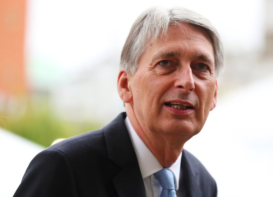 "l'ennemi, c'est l'ue", dit philip hammond