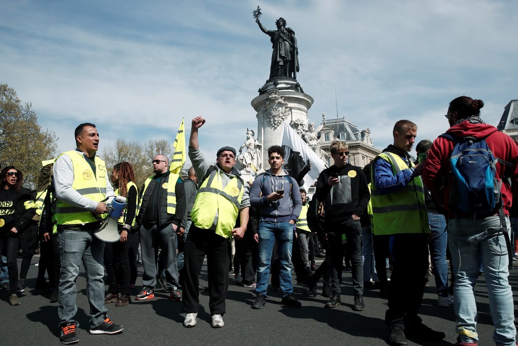 Manifestations dans le calme au 21e jour des "gilets jaunes"