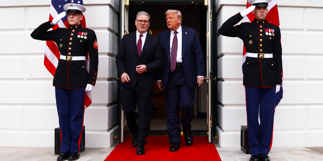 Le Premier ministre britannique Keir Starmer et Donald Trump lors d’une rencontre bilatérale en février 2025 à la Maison-Blanche.