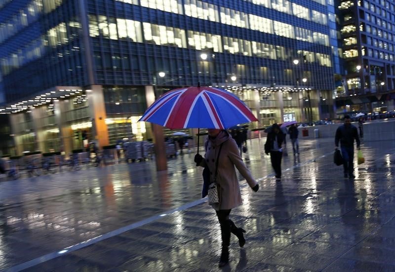 La croissance britannique ralentit plus que prevu