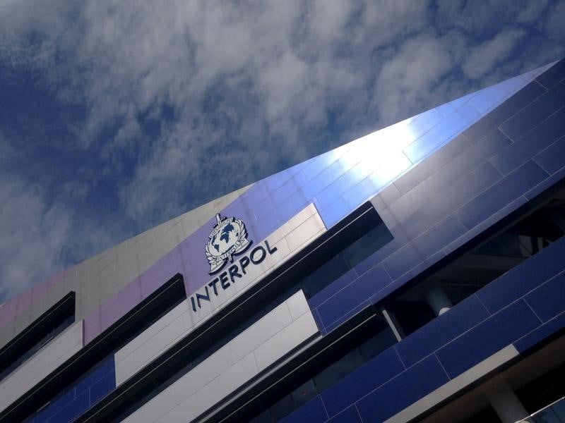 Interpol appelle a renforcer la vigilance aux frontieres