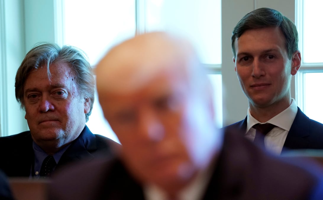 Donald trump limoge steve bannon