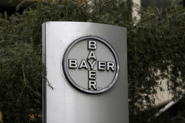 Bayer prevoit moins de synergies avec monsanto apres les cessions
