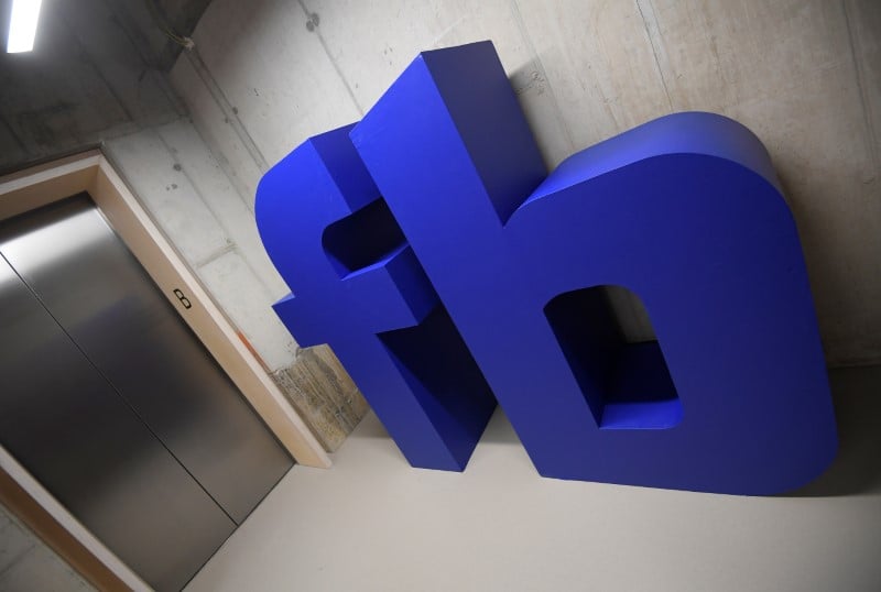 Solocal s'allie a facebook dans la pub des pme, le titre monte