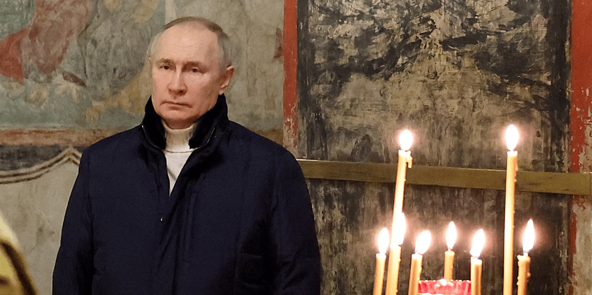 Photo du president russe vladimir poutine qui a assiste au service de noel orthodoxe a moscou