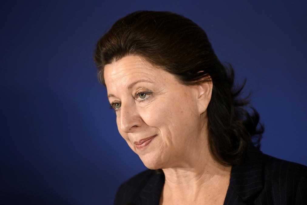 Agnès Buzyn a dénoncé dans Le Monde la "mascarade" des Municipales alors qu'elle avait prévenu dit-elle qu'elles ne pourraient pas se tenir en mars en pleine épidémie.