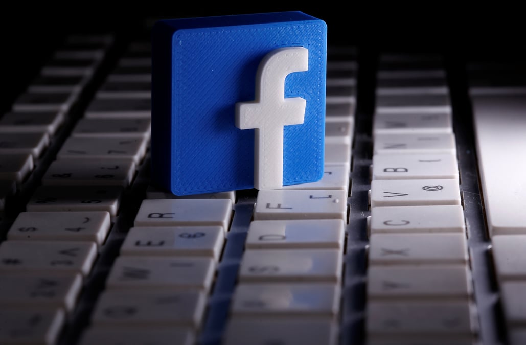 Facebook pourrait interdire les publicites politiques avant la presidentielle us, selon bloomberg