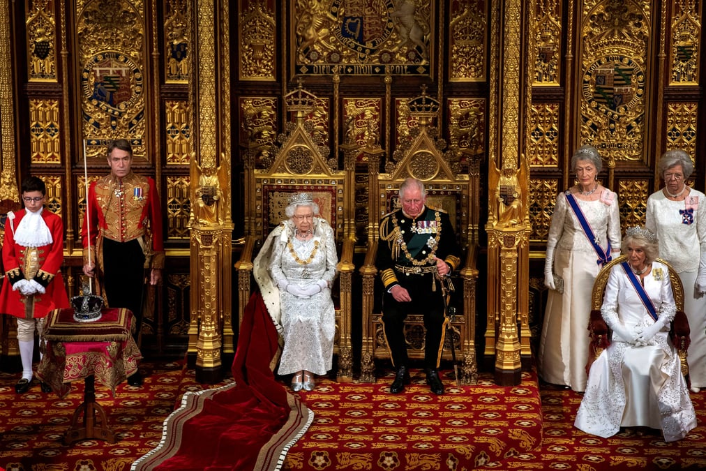 Royaume-uni: le prince charles rend hommage a sa mere pour ses 70 ans de regne