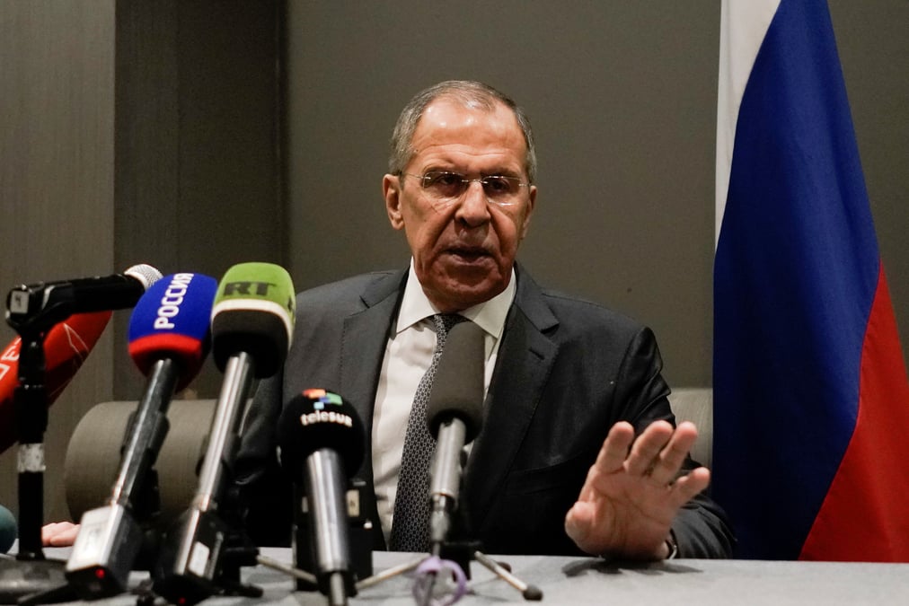 La russie soutient la baisse de production proposee par un panel de l'opep+