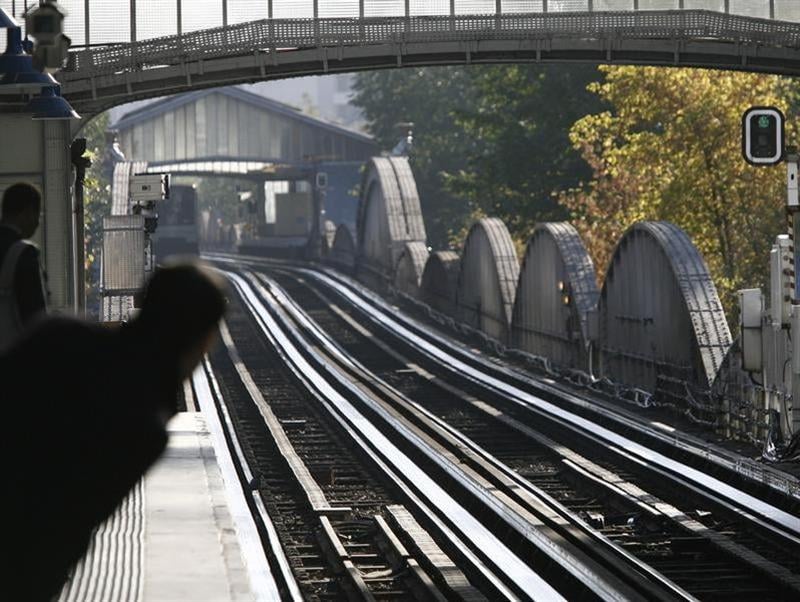 Trafic interrompu sur quatre lignes de métro à Paris