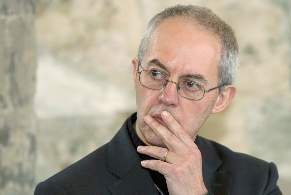 L'archeveque de cantorbery decouvre l’identite de son vrai pere biologique