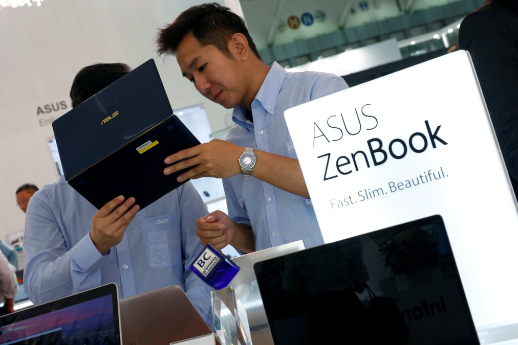 Toshiba negocie la vente de ses pc a asus