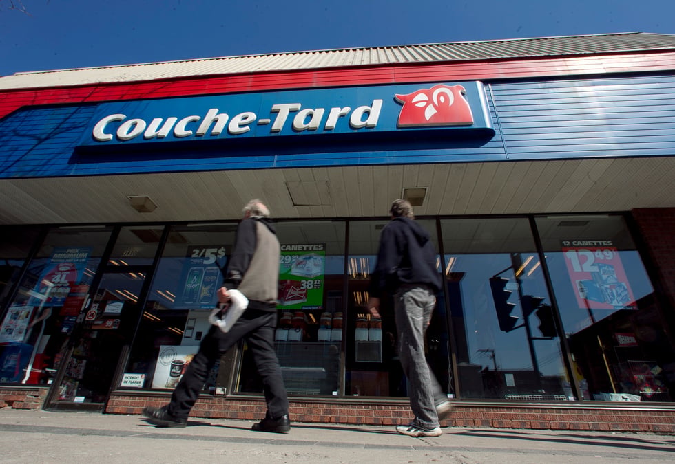 Alimentation couche-tard confirme proposer un rapprochement amical a carrefour