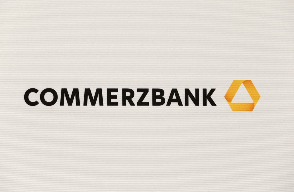 Commerzbank: chute de 53% du benefice au 3e trimestre, objectifs maintenus