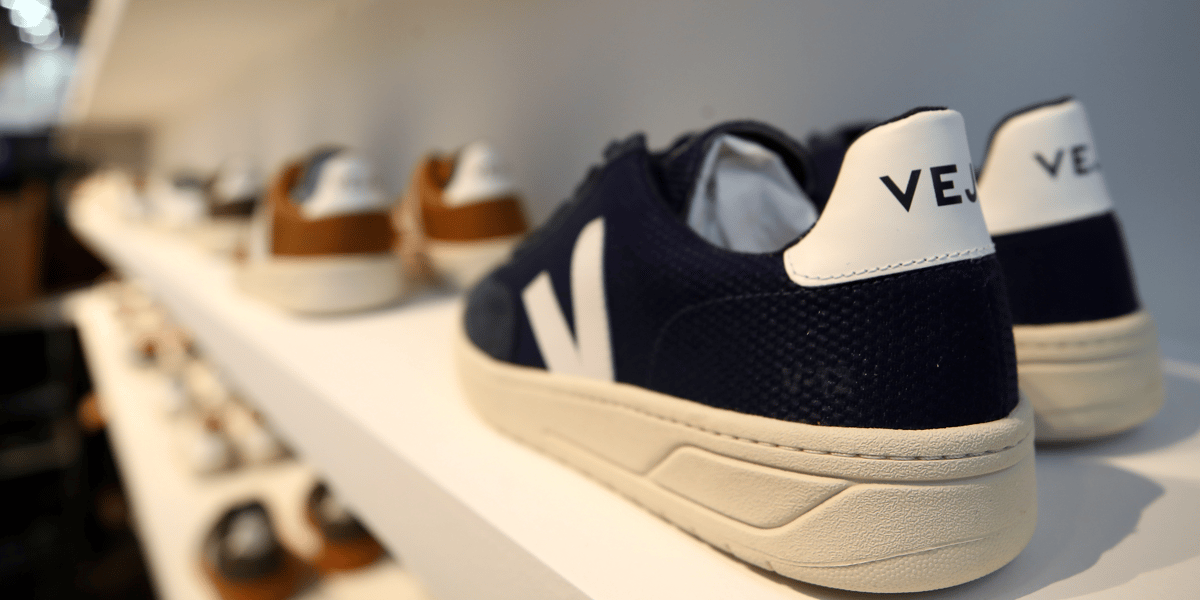 Textile : chaussures véganes de la marque française de baskets écologiques et issues du commerce équitable Veja